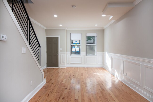 Building Photo - ???Updated Home in POINT BREEZE!  Updated ...