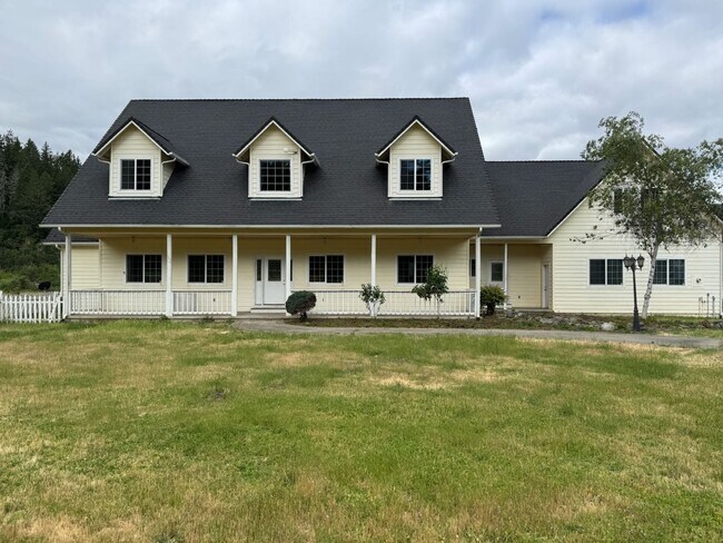 Building Photo - 2275 Galice Rd