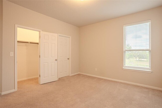 Building Photo - 120 Caney Cv