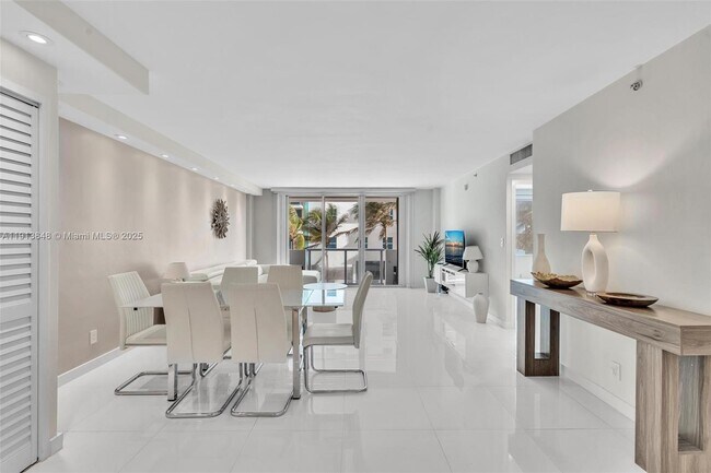 Building Photo - 9195 Collins Ave