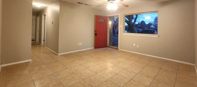 Building Photo - FOR LEASE -  4 BEDROOM HOME - NORTH LUBBOCK