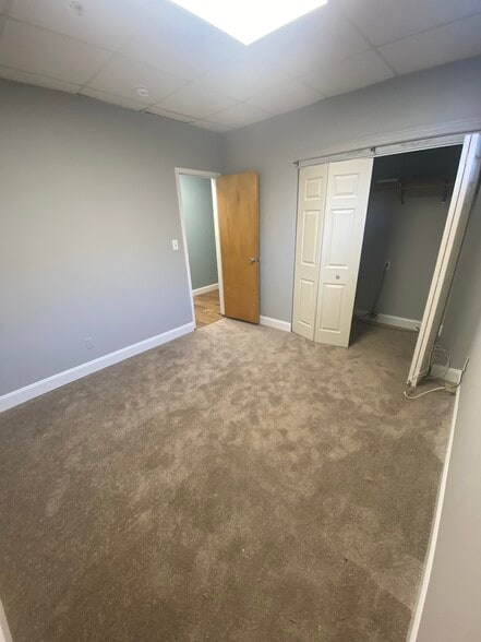 Building Photo - 117 W Main St