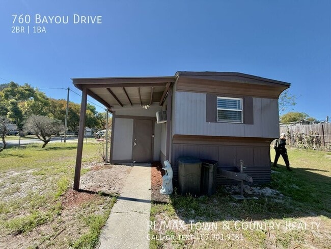 Building Photo - 760 Bayou Dr