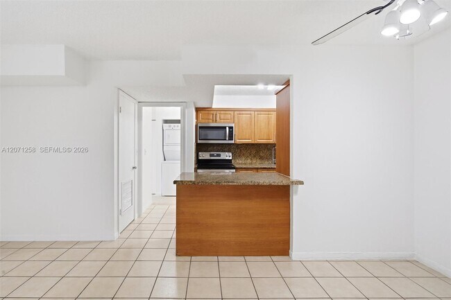 Building Photo - 810 SW 129th Pl