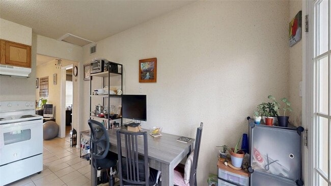 Building Photo - 1209 Georgia St