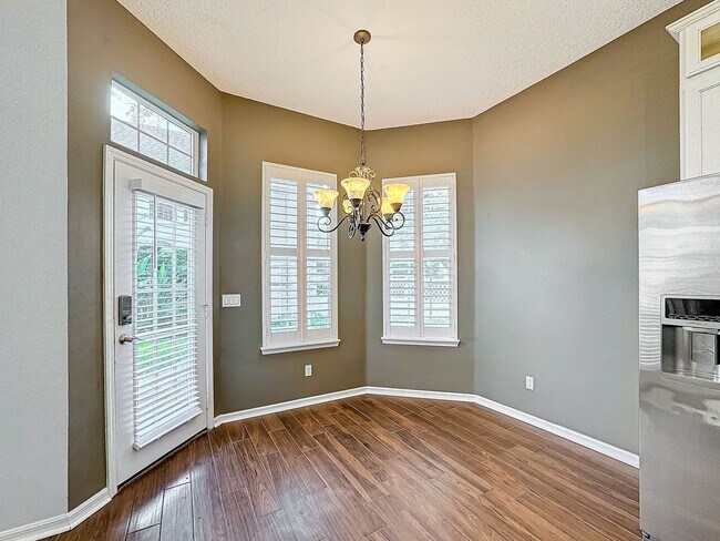 Building Photo - Stunning 5-Bedroom Home in North Village o...