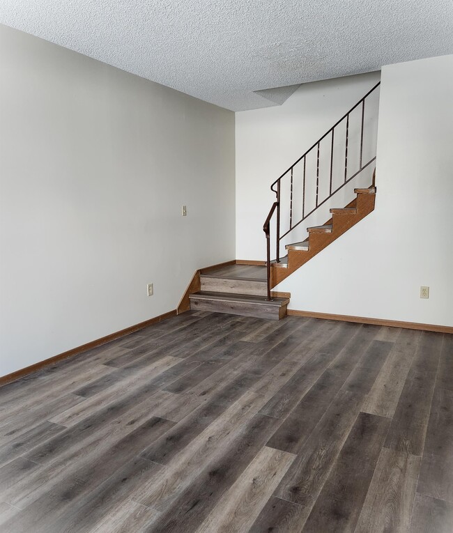 Building Photo - 5655 Brandlwood Ct