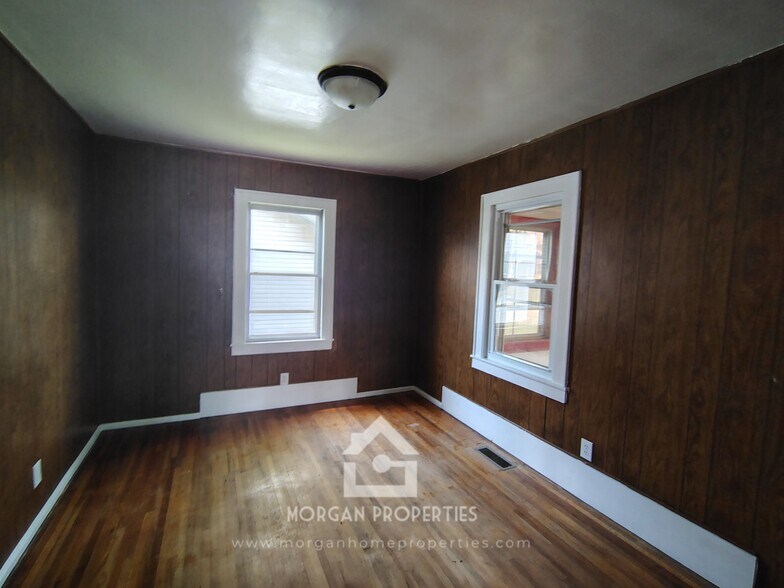 Building Photo - 623 E 27th St