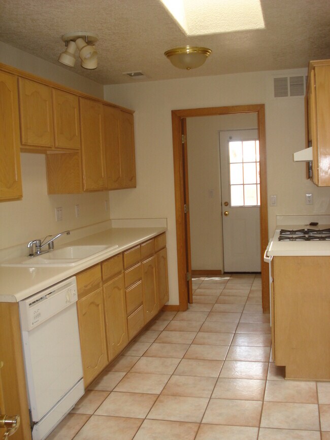 Building Photo - 6124 Nassif Ct NW