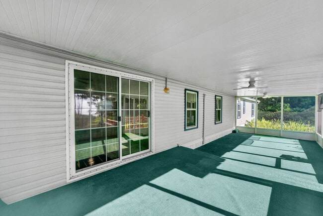 Building Photo - 322 Cedar Creek Rd