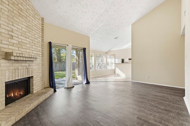 Building Photo - 16235 Cutten Rd