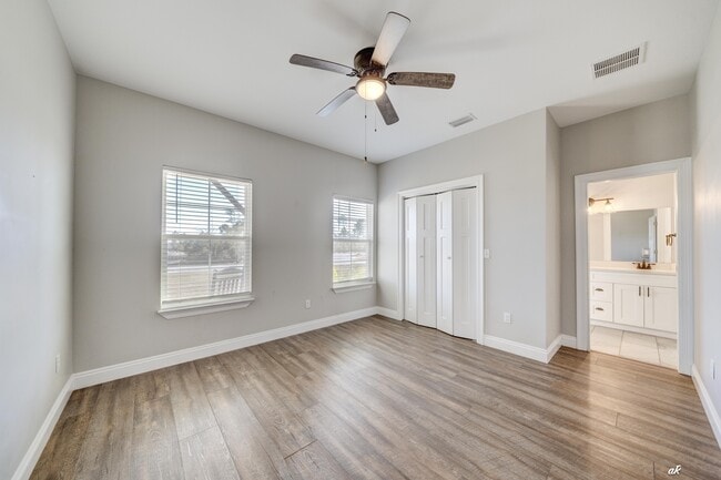 Building Photo - 742 Vista del Sol Ln