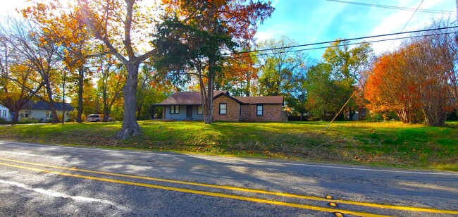 Building Photo - Nostalgic Charm Awaits - Spacious Home on ...