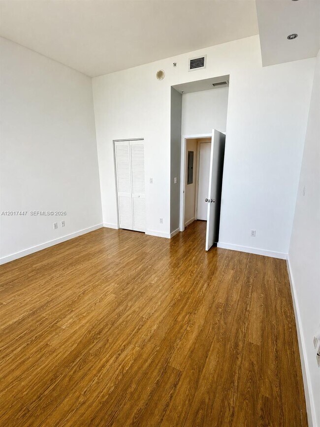 Building Photo - 325 S Biscayne Blvd
