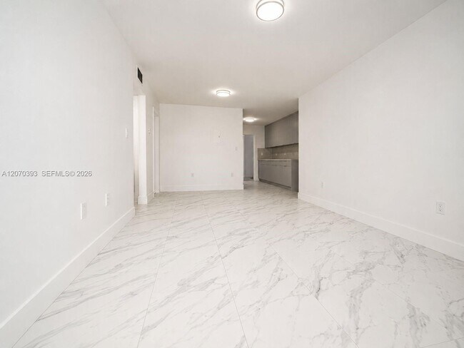 Building Photo - 1270 W 42nd St