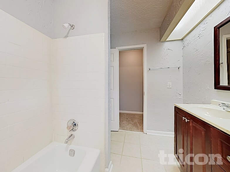 Building Photo - 5712 Albans Way