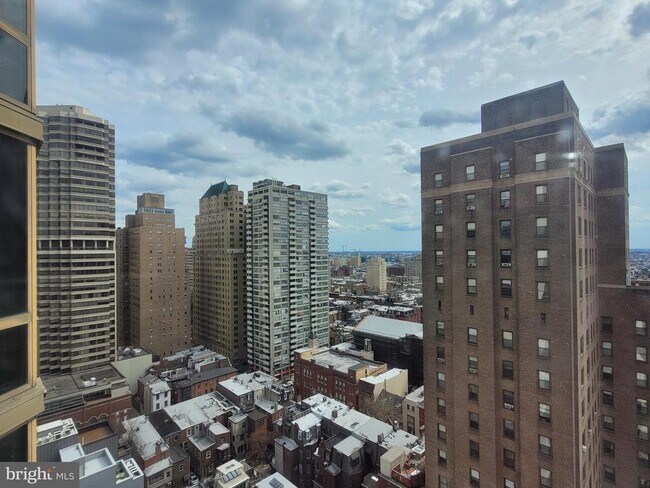 Building Photo - 2020 Walnut St