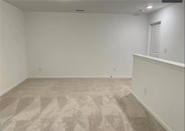 Building Photo - 6050 Sanford Pl