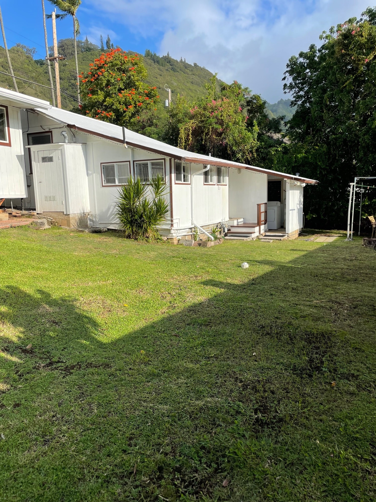 Building Photo - 2739 Hillside Ave