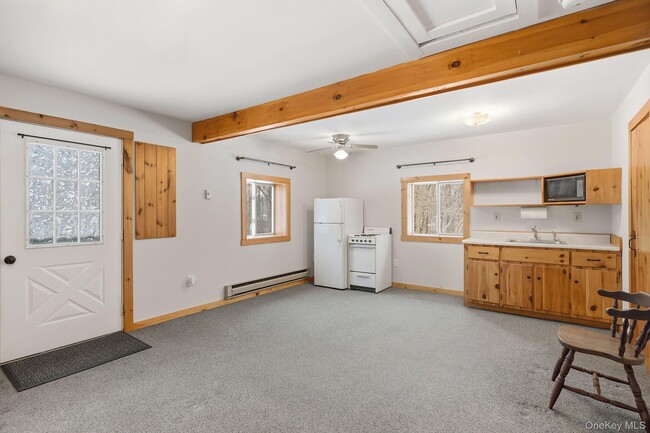 Building Photo - 744 Milltown Rd