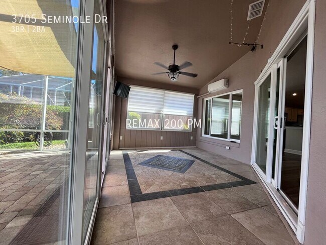 Building Photo - 3705 Seminole Dr