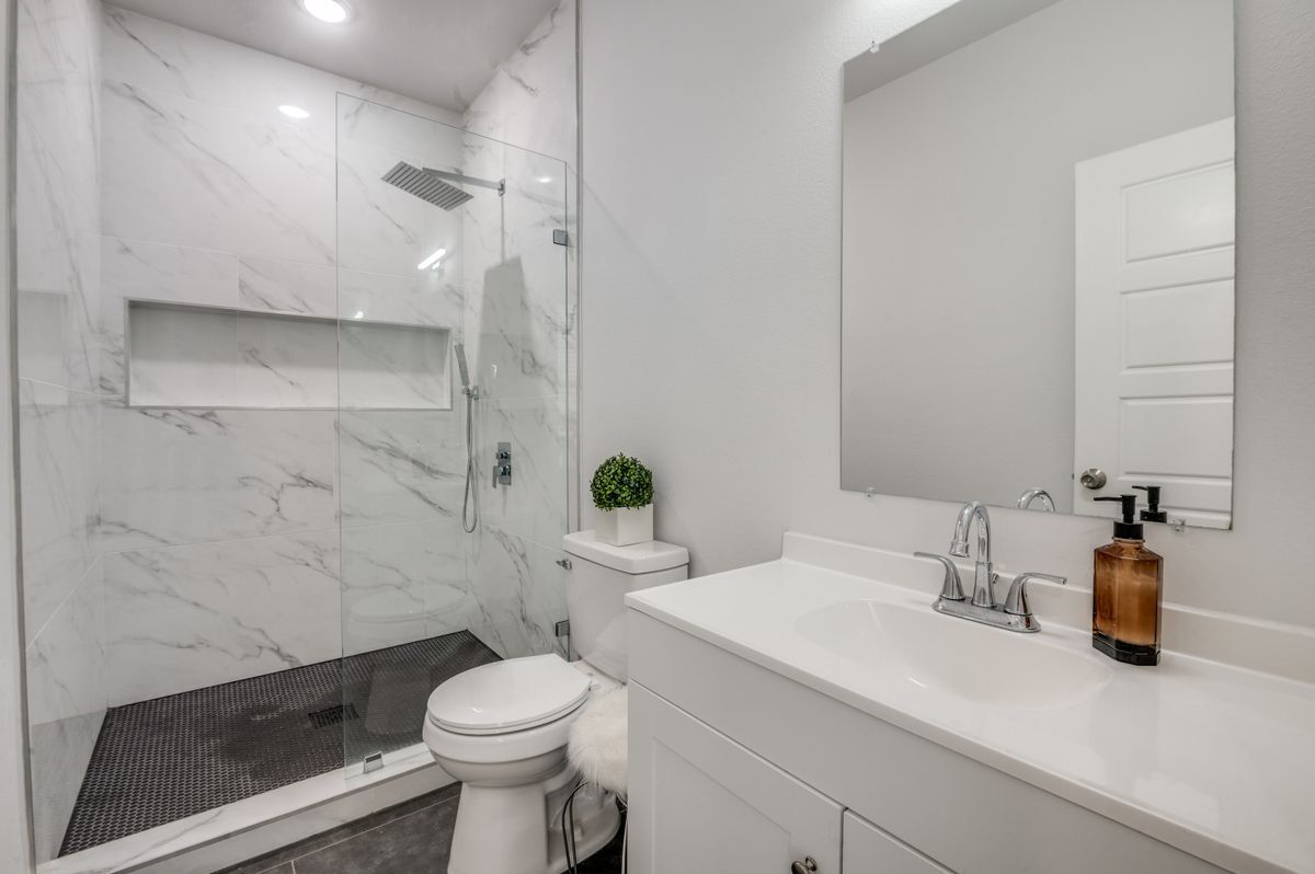 Building Photo - 2325 Budd St