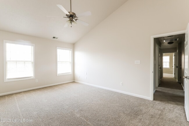 Building Photo - 11334 Top Walnut Loop