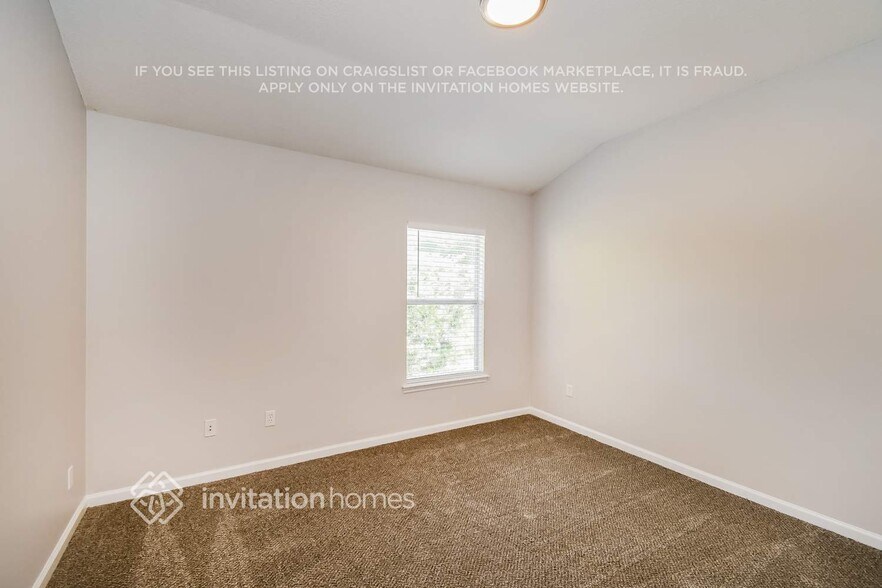 Building Photo - 420 Heather Park Ln