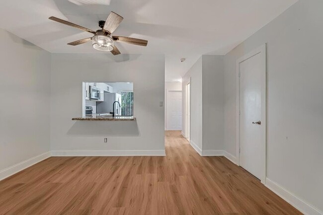 Building Photo - 2108 NE 44th St