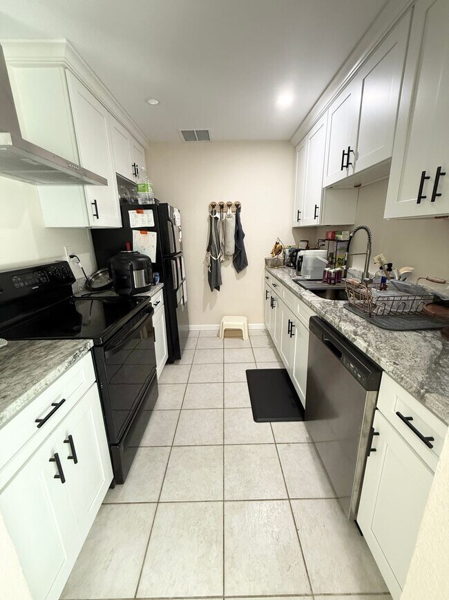 Building Photo - 13583 Imperial Groves Dr E