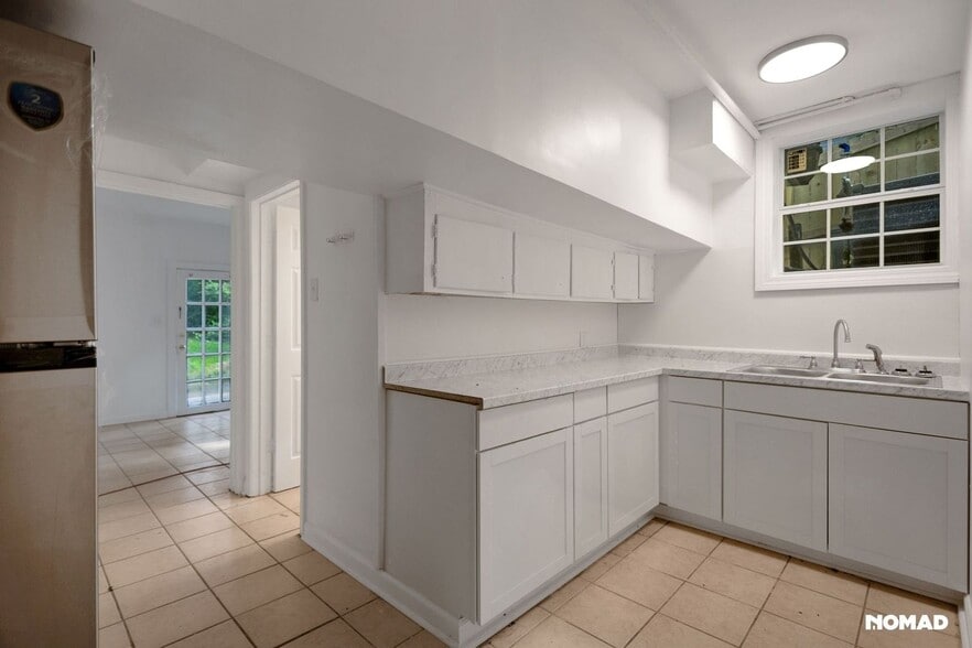 Building Photo - 509 Lorenz Blvd