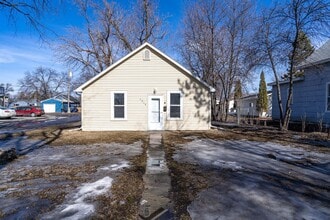 Building Photo - One Bedroom, One Bathroom Single Family Home