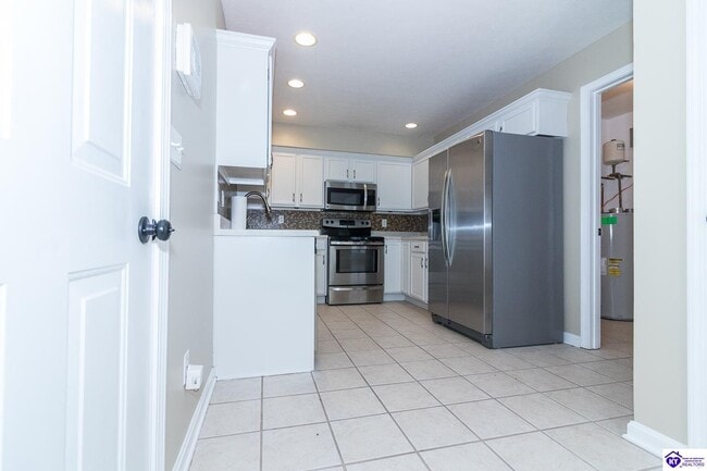 Building Photo - 212 Applewood Ln