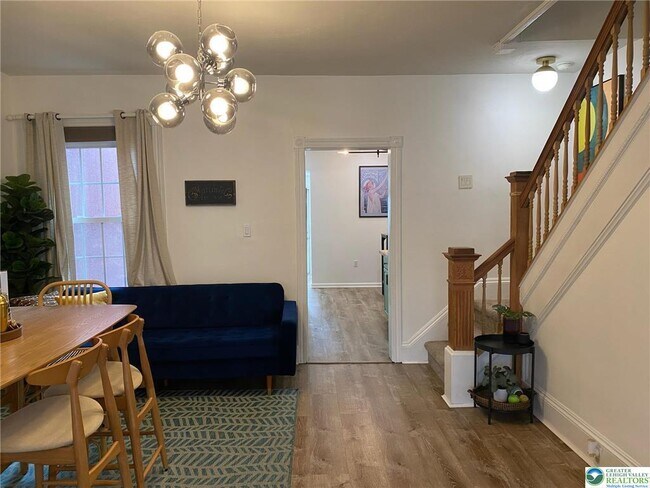 Building Photo - 37 E Evergreen St