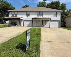 Building Photo - 2 Story Freshly Updated Duplex in Raytown