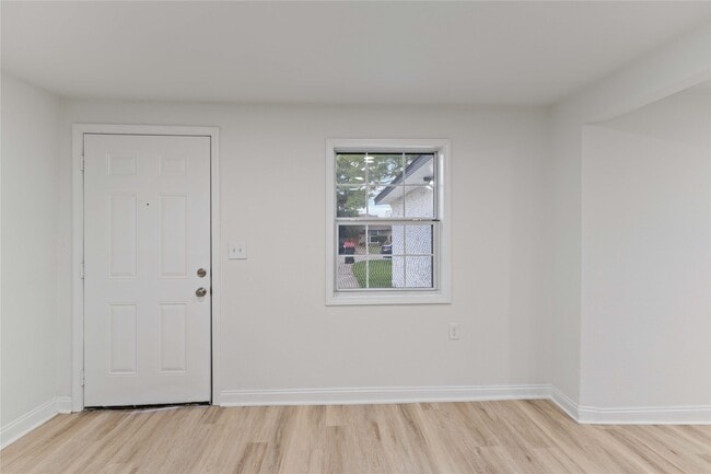 Building Photo - 2101 W Gulf St