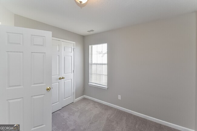 Building Photo - 7949 Mustang Ln