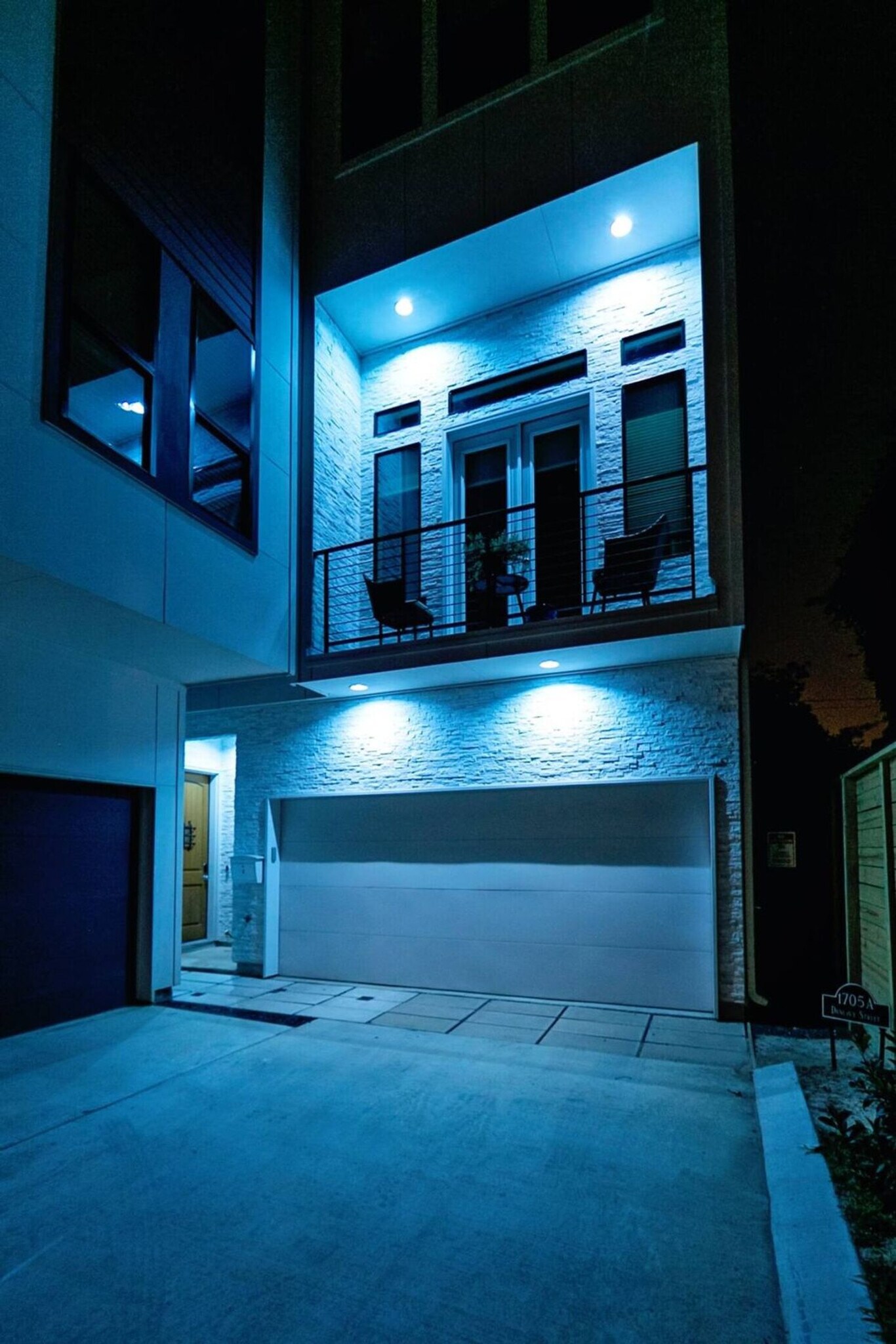 Building Photo - 1705C Dunlavy St