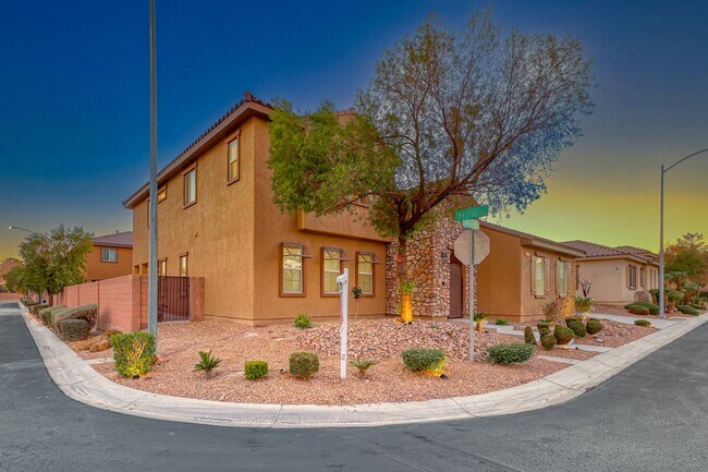 Building Photo - 5 Bedroom Corner Lot Home in Gated Community!