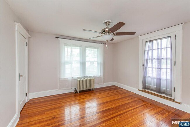Building Photo - 156 Cedar Ave