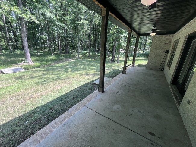 Building Photo - 206 Bridgewood Dr