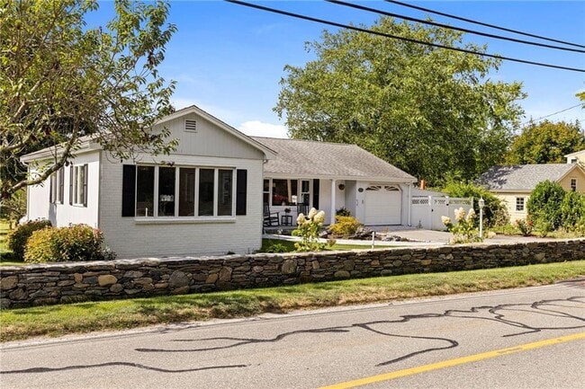 Building Photo - 331 3rd Beach Rd