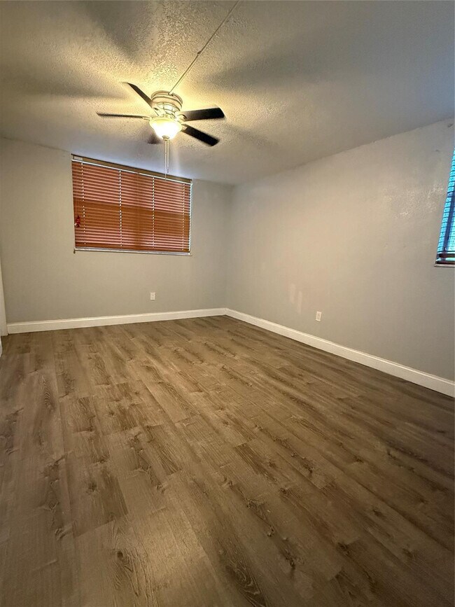 Building Photo - 1800 SW 81st Ave