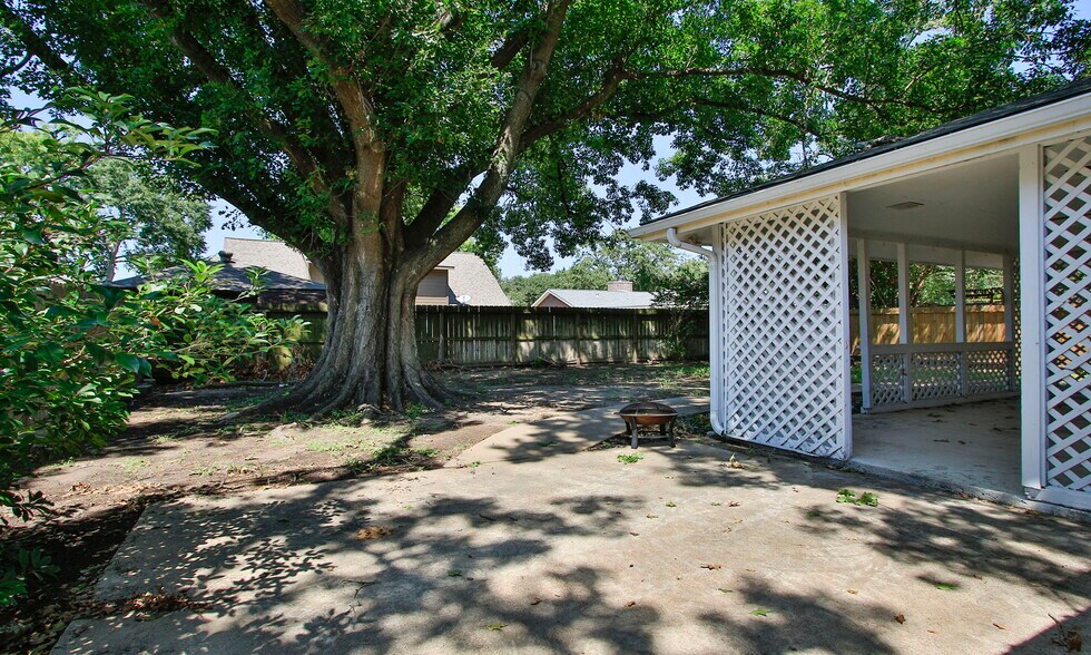 Building Photo - 21306 Park Run Drive