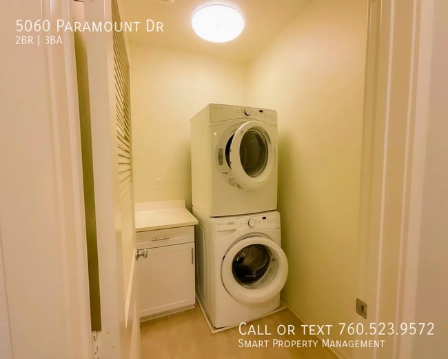 Building Photo - 5060 Paramount Dr