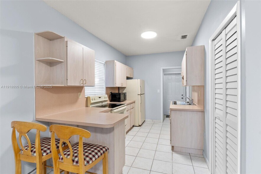 Building Photo - 13830 SW 73rd St