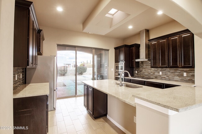 Building Photo - 1415 San Bonifacio