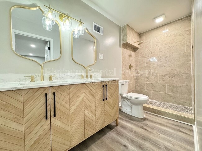 Building Photo - 908 Pinecrest Cove