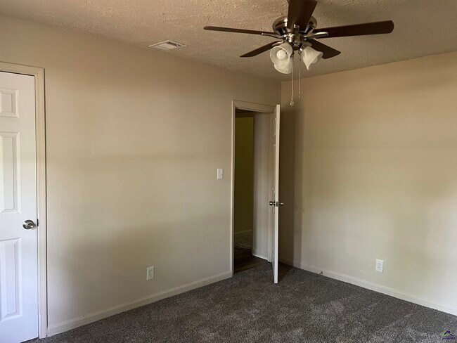 Building Photo - 1169 Sandy Beach Dr