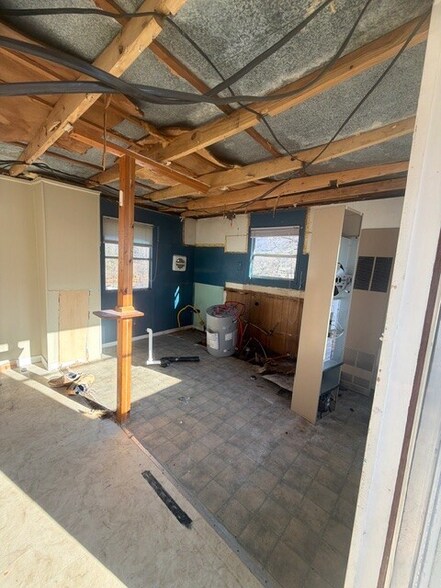 Building Photo - 1075 Sweeten Creek Rd